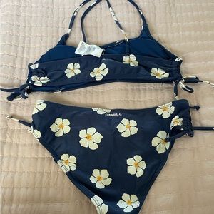 O’Neill girls 2 piece bikini set.